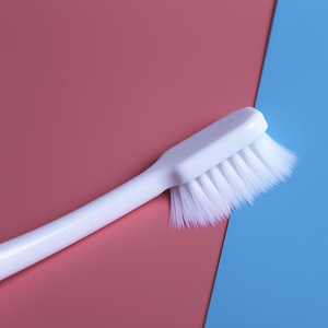 Vente en gros directe d'usine de brosse à dents en plastique pour adultes 8 bâtons brosse à dents en plastique recyclé OEM doux et propre brosse à dents écologique - Product Image 3