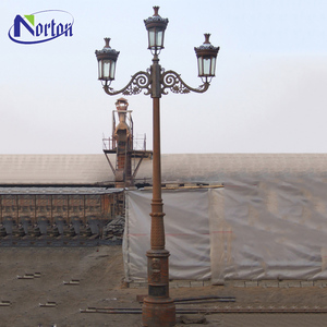 Venta al por mayor de farolas baratas de hierro fundido de 5 luces decoración de aluminio de alta calidad para jardín impresión personalizada para regalos - Product Image 6