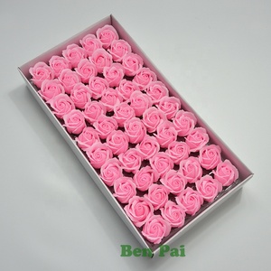 Nuova testa di fiore di rosa di sapone luminoso a tre strati artificiale - Product Image 2