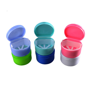 Directo de fábrica al por mayor de encargo dentadura boca <span class=keywords><strong>dientes</strong></span> <span class=keywords><strong>falsos</strong></span> plástico retenedor de ortodoncia dental caja - Product Image 3