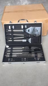 Ensemble de barbecue en acier inoxydable de qualité alimentaire 26 pièces Ensemble de barbecue extérieur avec boîte en aluminium - Product Image 4