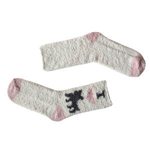 Calzini all'ingrosso della squadra del modello del cane-il <span class=keywords><strong>pile</strong></span> di peluche delle donne-ha foderato le <span class=keywords><strong>calze</strong></span> sfocate <span class=keywords><strong>con</strong></span> le impugnature antiscivolo, i calzini caldi della pantofola della casa dell'OEM/ODM - Product Image 4
