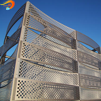 Revêtement de façade moderne, murs-rideaux en acier inoxydable perforé avec un design traditionnel, revêtement en poudre et assemblage facile