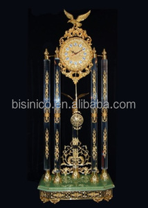 Horloge à Pendule de Sol Ornée en Or Doré de Style Empire Français, Horloge de Sol Grand-Père Décorative en Bronze Doré - Product Image 3