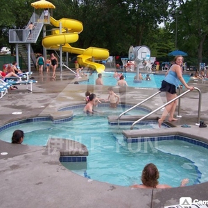 زحليقة مائية صفراء من الألياف الزجاجية للعائلة والحديقة المائية في الفناء الخلفي - Product Image 5