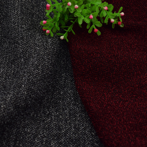 Vente en gros 500 g/m² Tissu polyester brossé Couleur unie Polaire tricotée pour vêtements Laine artificielle Cachemire pour vêtements - Product Image 2