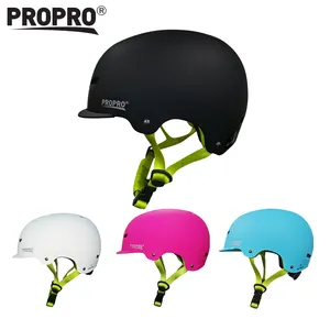 热销新款高品质儿童和成人滑板头盔户外安全防护多色头盔