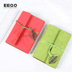 دفتر يوميات السفر المخصص المصنوع يدويًا من الجلد مكون من 6 حلقات يُعلق بشعار معدني حسب الطلب إصدار عام 2024 - Product Image 5