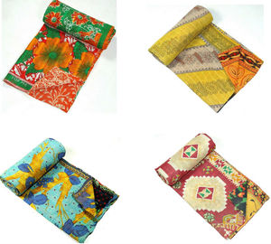 Hecho a mano Reversibal Kantha Sari Throw - Product Image 1