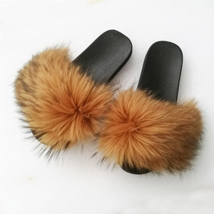 Fury pantofole da donna nuove grandi diapositive in vera pelliccia di procione per le donne - Product Image 2