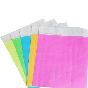 Toptan Özelleştirilebilir Logolu Baskılı Tyvek Su Geçirmez Kağıt Hediye Bileklikleri Renkli Baskılarla Mevcuttur - Product Image 1