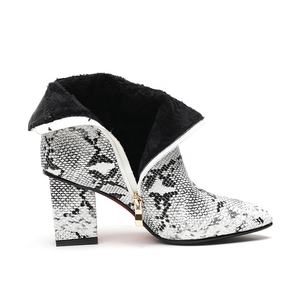 Fatti a mano floccaggio pesante maturo Sexy pelle di serpente ragazze caviglia <span class=keywords><strong>tacco</strong></span> <span class=keywords><strong>basso</strong></span> <span class=keywords><strong>stivali</strong></span> da <span class=keywords><strong>donna</strong></span> - Product Image 5