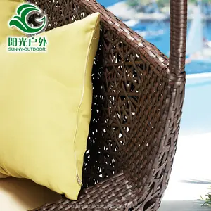 2022 Hot Sale New Item 4-Seat Outdoor Rattan Wicker Swing Chair Swing Chair Outdoor Furniture Patio Rocking Chair