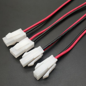 モレックス2ピンメス型コネクタ39012021 5559-02P、パネル取り付け用耳付きケーブル付き - Product Image 1
