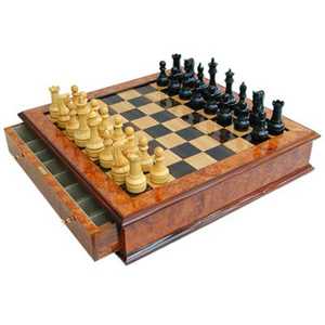 Juego de ajedrez y Damas de 18 pulgadas con incrustaciones de nogal, con almacenamiento - Product Image 5