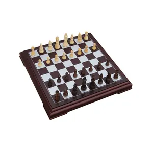 houten handgemaakte spel schaakspel
