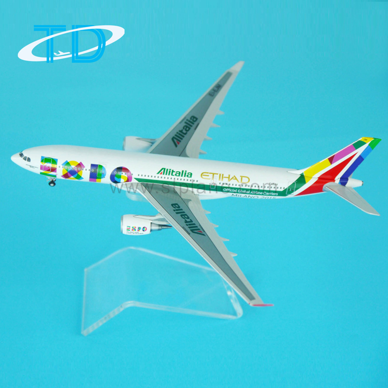 Milan World Expo Alitalia & Etihad A330-200 Model Aircraft