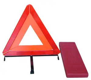 Fabricant chinois accessoire de voiture panneau de signalisation PMMA signe réflecteur e-mark led lumières triangle d'avertissement pour la sécurité routière