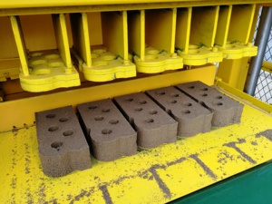 Briks faisant la ligne de machine HBY5-10 fabrication de bloc de terre de verrouillage de lt5-10 <span class=keywords><strong>congo</strong></span> - Product Image 5