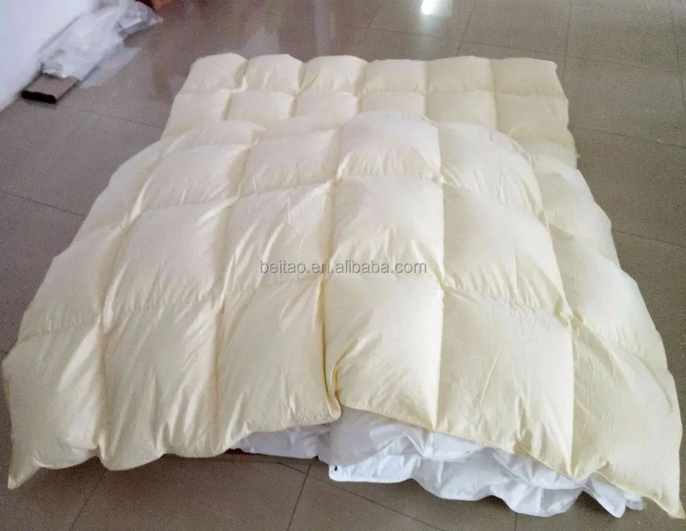 Light yellow color 95% white goose down winter duvet 220x240 cm 1750g filling weight 4 seasons