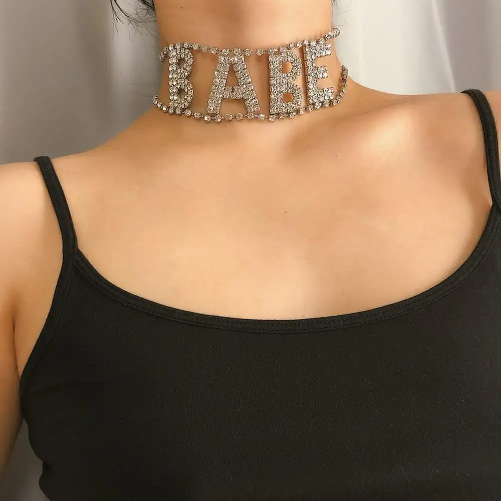 Verklaring Vrouwen Babe Letters Choker Ketting Claw Crystal En Strass Fashion Collares Vrouw Sieraden Brief Ketting