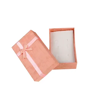 מותאם אישית לוגו קטן תכשיטי אריזת נייר אריזת מתנה בנות עגיל תכשיטי מיני צבע זול אריזה אחסון קופסא עם סרט