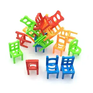 เก้าอี้และบันไดระงับเกมครอบครัวเกมสมดุลซ้อน