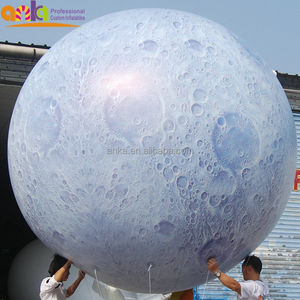 Pallone Gonfiabile LED a Forma di Pianeta, Grande Pallone Luna Luminoso in Vendita - Product Image 1