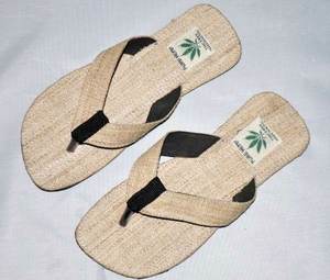 รองเท้ากัญชา - Product Image 1