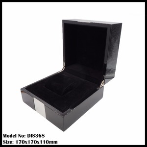Caja de reloj de lujo para hombre 2026 con patrón de cuero y placa metálica cosida - Product Image 5