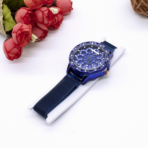 Vendita calda quadrante girevole <span class=keywords><strong>orologi</strong></span> da donna <span class=keywords><strong>di</strong></span> lusso strass Top Lady orologio <span class=keywords><strong>orologi</strong></span> <span class=keywords><strong>per</strong></span> le <span class=keywords><strong>donne</strong></span> cinturino magnetico ruota la superficie - Product Image 6