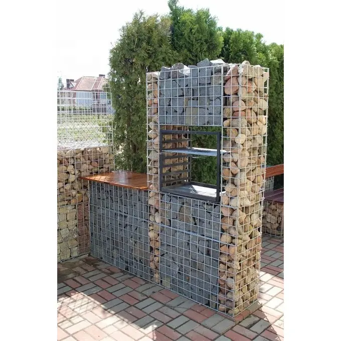 Cage de gabions en pierre, mur de retenue, paysage de bricolage