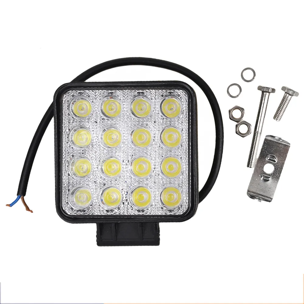 Phares LED carrées 48W 4 pouces, IP67, 2 pièces, lampe de travail, pour camion, tracteur, avec faisceau lumineux
