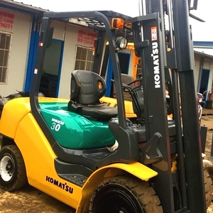 Chariot élévateur Komatsu FD30 d'occasion durable à vendre - Product Image 3