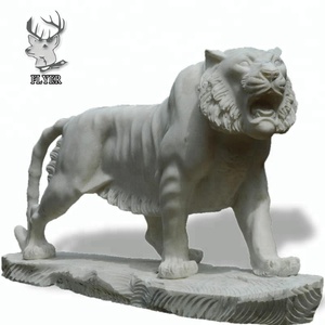 Estatua de Tigre de Piedra Amarilla Tallada a Mano, Tamaño Real - Product Image 2