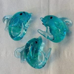 手作りランプワークグラスアクアドルフィンネックレス子供用海動物焦点ビーズ発光置物チャームペンダントクラシックスタイル - Product Image 3