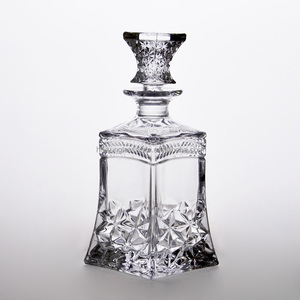 Decanter in Cristallo di Alta Qualità 500ML con Design Classico di Lusso e Logo Personalizzato per Whisky e Vino, Ideale come Regalo - Product Image 1