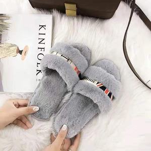 Di alta qualità di Autunno e di inverno grigio antiscivolo piatto sandali da spiaggia scarpe plushrthick-con la suola delle donne peluche di vibrazione flop - Product Image 2