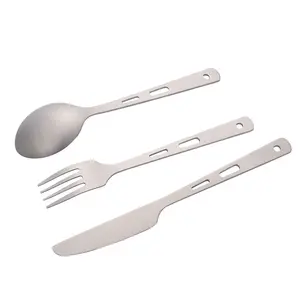 钛器皿套装与叉子，勺子，刀日常使用，午餐，旅行，野营，背包