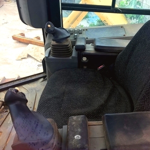 Used construction machine Cat D5K Crawler Bulldozer - Product Image 5