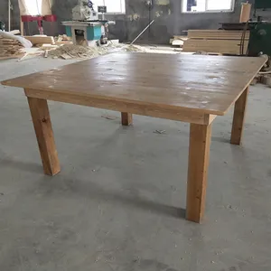 Tables pliantes rurales de ferme carrée en bois pour la salle à manger d'événement de mariage en plein air