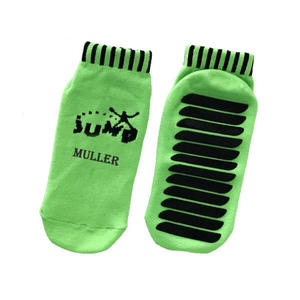 Chaussettes de parc antidérapantes pour enfant, 3 pièces, avec poignets et pinces à main rayés - Product Image 1