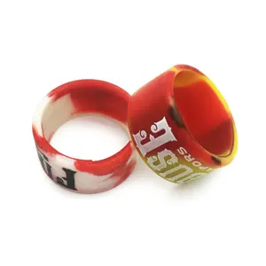 Prix le plus bas vente en gros anneau de doigt imprimé bracelets en silicone personnalisés anneau de doigt en caoutchouc