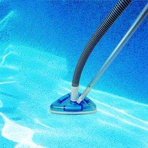 Accessoires de nettoyage de spa de piscine de luxe Brosse de tête d'<span class=keywords><strong>aspirateur</strong></span> <span class=keywords><strong>avec</strong></span> nettoyeur transparent <span class=keywords><strong>triangulaire</strong></span> pivotant - Product Image 6