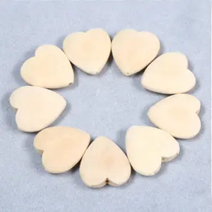 Nouveau produit perles de cœur plates en bois naturel non fini, perles en bois en forme de cœur pour la fabrication de bijoux