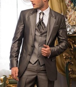 Lo sposo elegante indossa uno <span class=keywords><strong>smoking</strong></span> con risvolto a visiera/abito da sposa da <span class=keywords><strong>uomo</strong></span>/Set 3 pezzi da <span class=keywords><strong>uomo</strong></span> (giacca + pantaloni + gilet) - Product Image 6