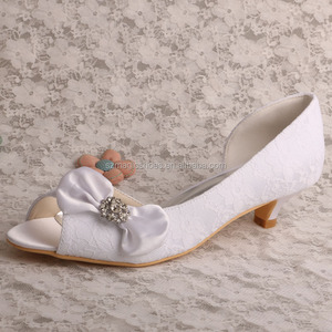 Scarpe donna taglie forti personalizzate da sposa in pizzo bianco <span class=keywords><strong>tacchi</strong></span> corti - Product Image 1