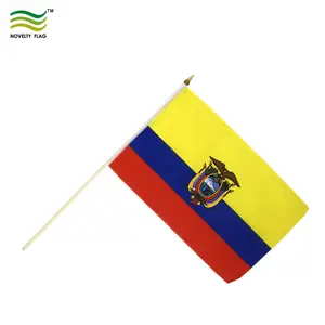 מותאם אישית סיטונאי אקוודור יד מנופף דגל עם פלסטיק עץ דגל מוט