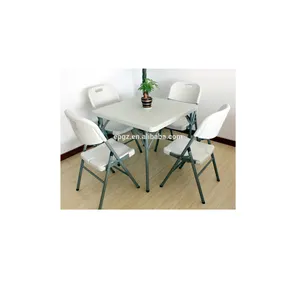Tavolo bianco in plastica per esterni e una sedia, di plastica tavolo pieghevole e una sedia, eventi tavoli e sedie per la vendita