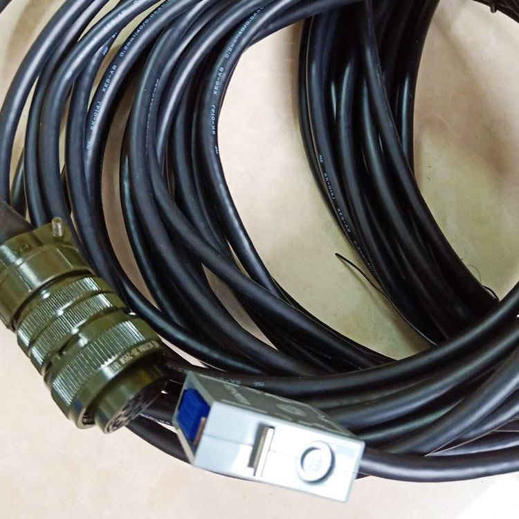 Fanuc A02B-0098-K822 K, боковой кодировщик кабеля, прямой разъем